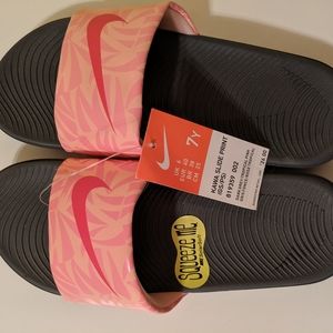 Size 6 Nike Slides